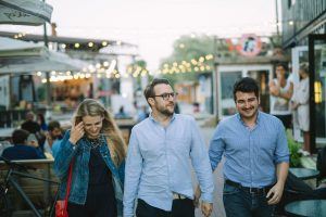 Friends walking in Telliskivi Rasmus Jurkatam